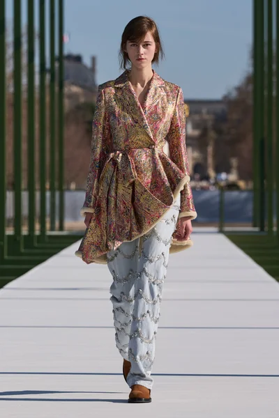 Look 5